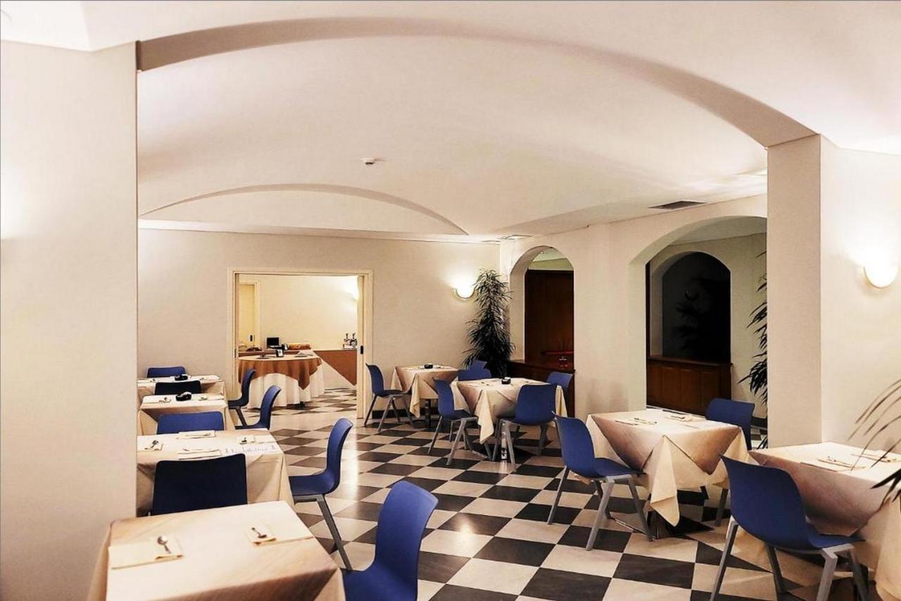 Hotel Azzano Decimo ภายนอก รูปภาพ