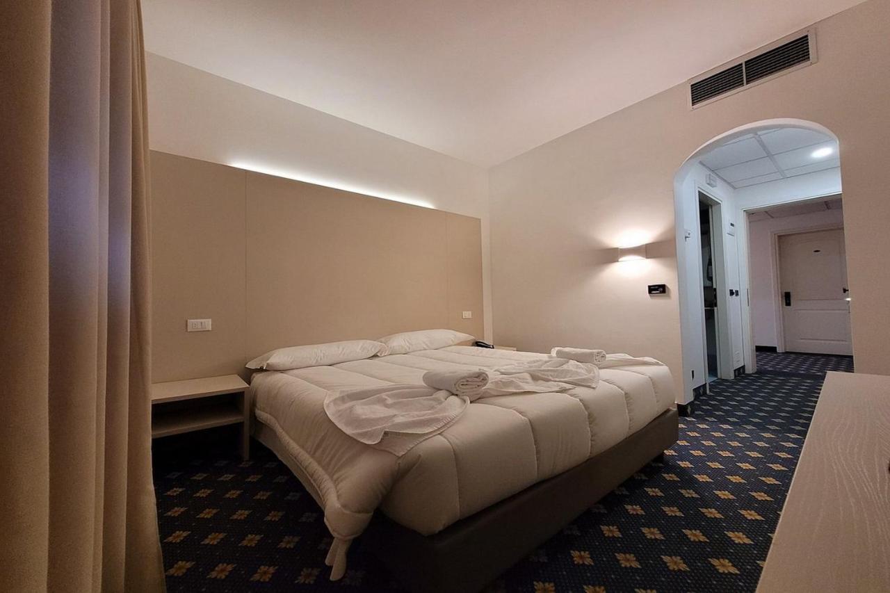Hotel Azzano Decimo ภายนอก รูปภาพ