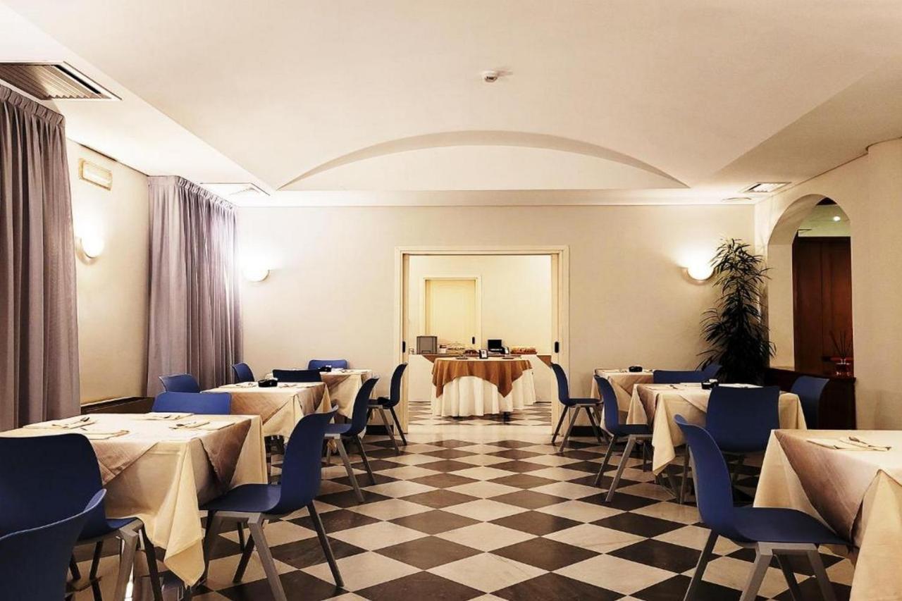 Hotel Azzano Decimo ภายนอก รูปภาพ