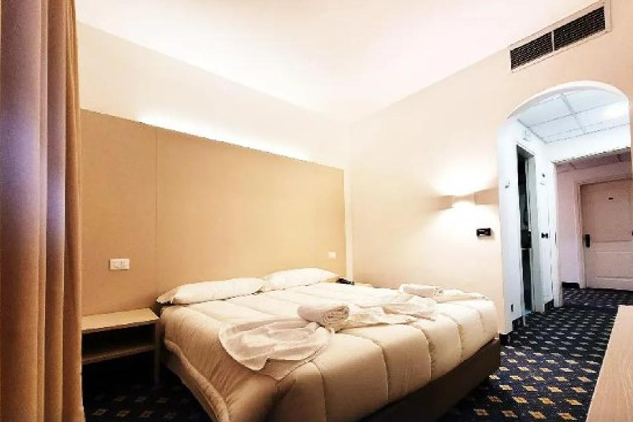 Hotel Azzano Decimo ภายนอก รูปภาพ